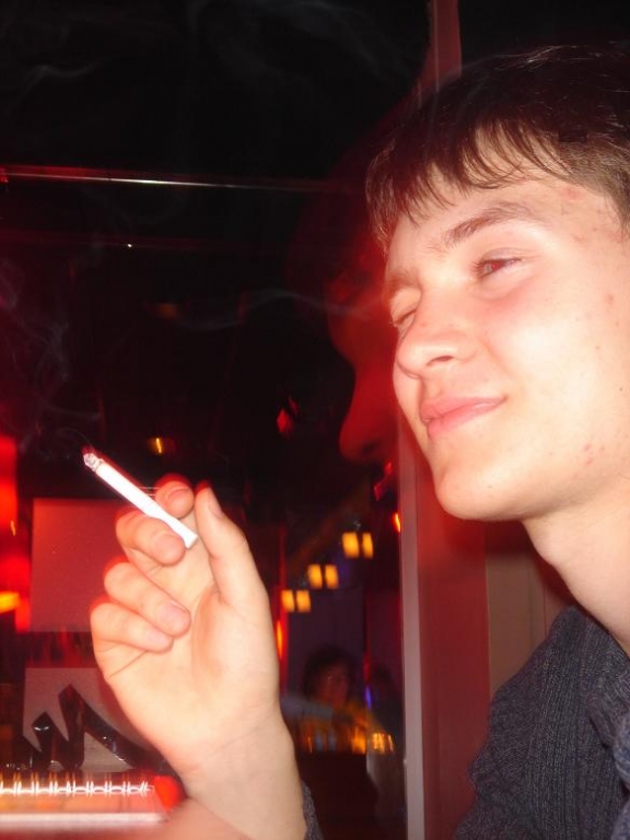 одноглазый Рома...типа пират =))