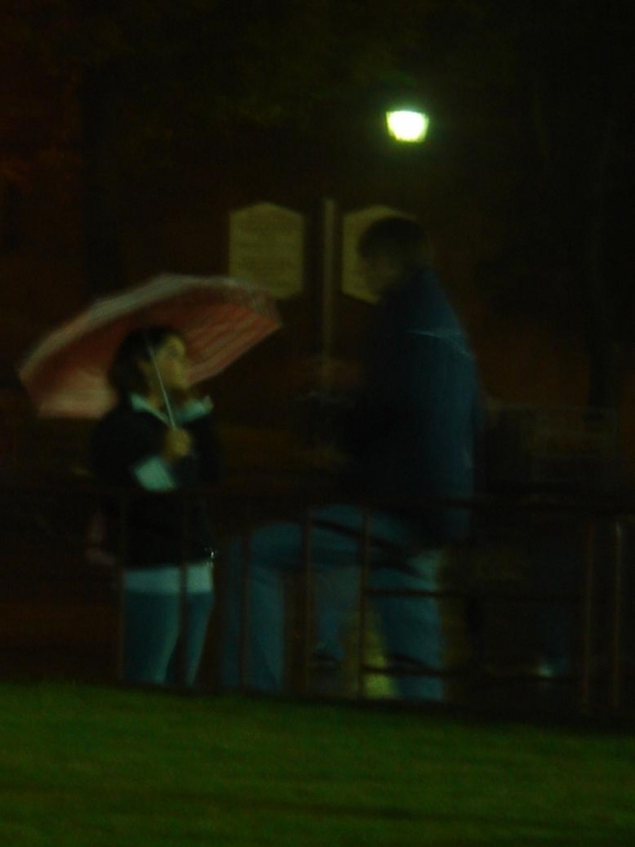 дюймовочка и огромный мальчик!!! =)