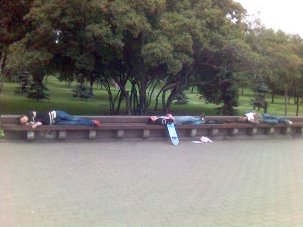 А вот так у нас на таганке катаются скейтеры.