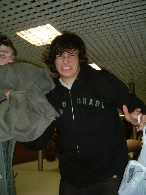 злорадостный алк, хочет запустить в меня штанами теори(