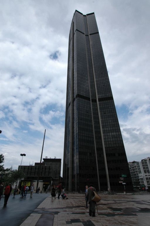 париж единственный небоскреб