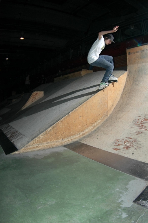 launch 2 zerospin top soyale