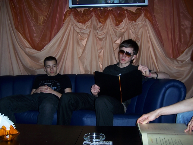 Gangsta. Гарсон, мартини водка!