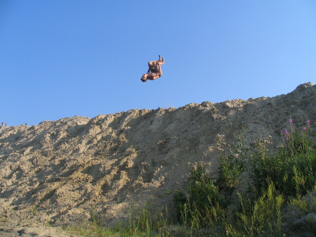 лето, опасный бэкфлип