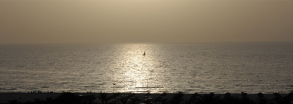 Одинокий кораблик