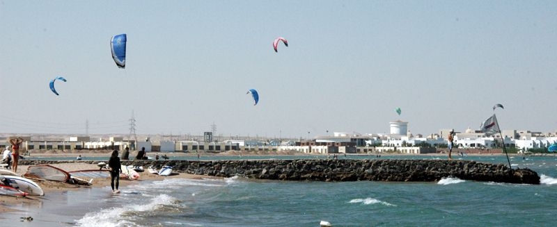 Kitesurfing