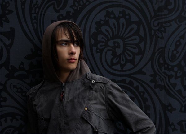 Саня Пендерев снова смотрит